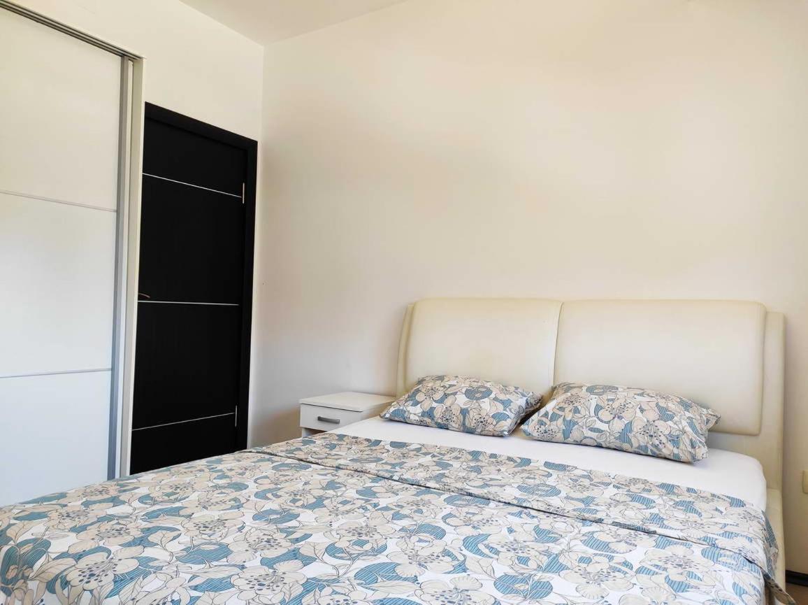 Apartment Adrialux Budva Luaran gambar
