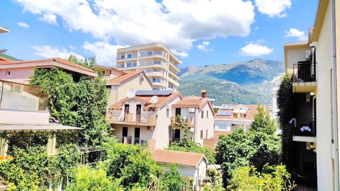 Apartment Adrialux Budva Luaran gambar