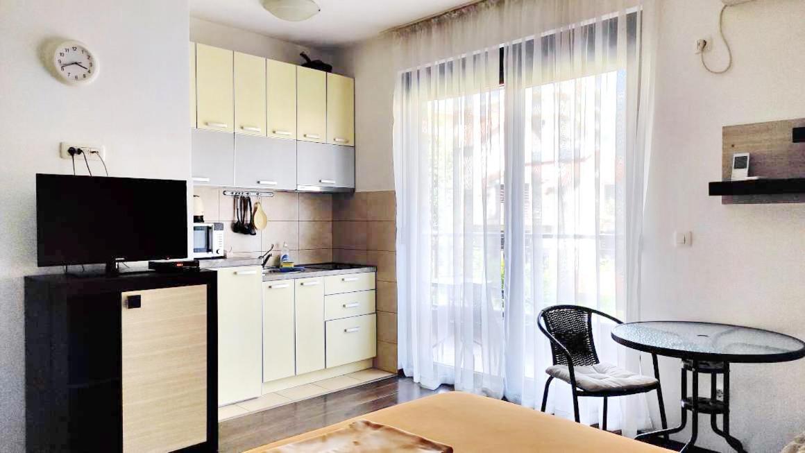 Apartment Adrialux Budva Luaran gambar